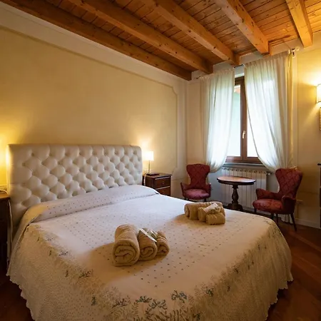 Romantic View House *
